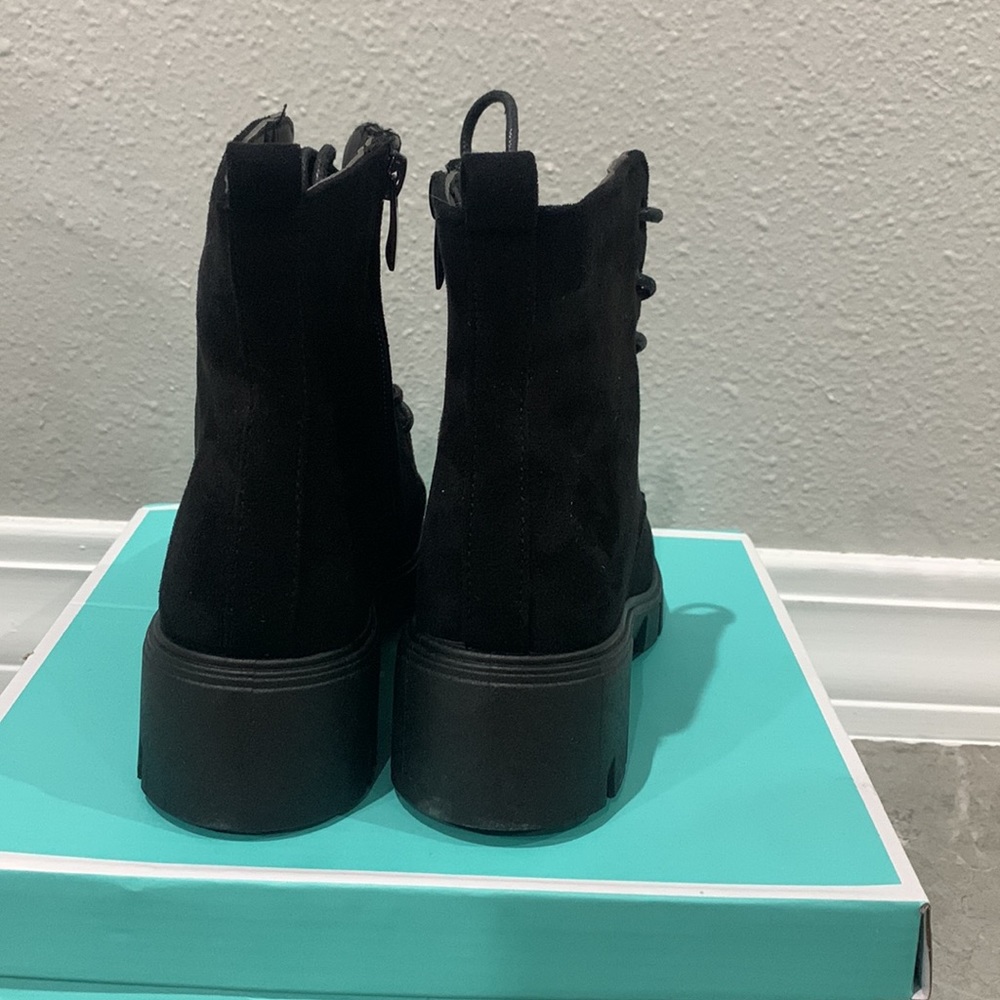 Boots - Picture 5 of 5